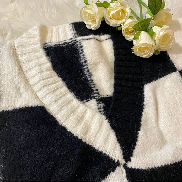 CHUNKY CHECK VEST ASO ZARA - Picture 4 of 7